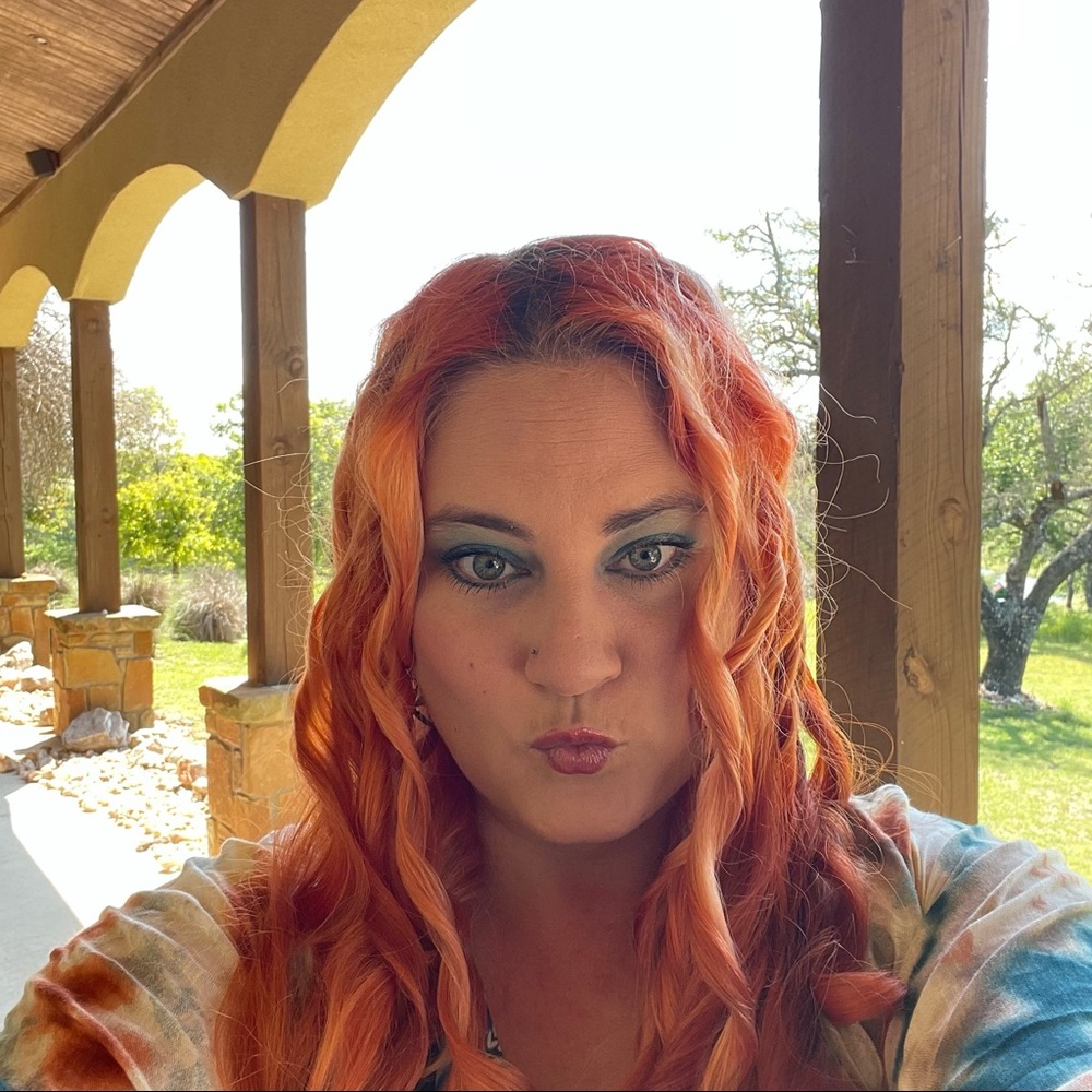 Meet your Posher, Lauren (That crazy lady who changes her hair too much😂🤣)😘🙏 - Picture 5 of 16